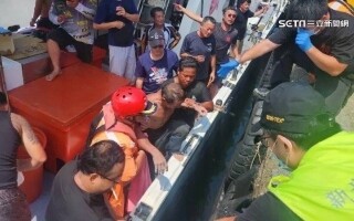 Счастливчик спасен после дрейфа на море на надувном матрасе в течение 19 часов